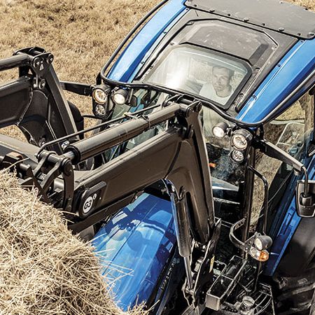 Køb din Valtra maskine hos Karl Mertz