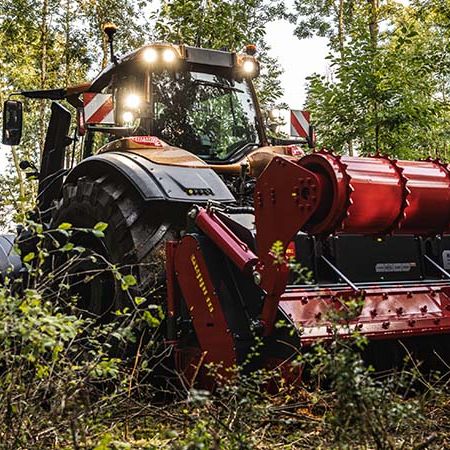 Køb jeres maskiner til anlæg, have og park hos Karl Mertz