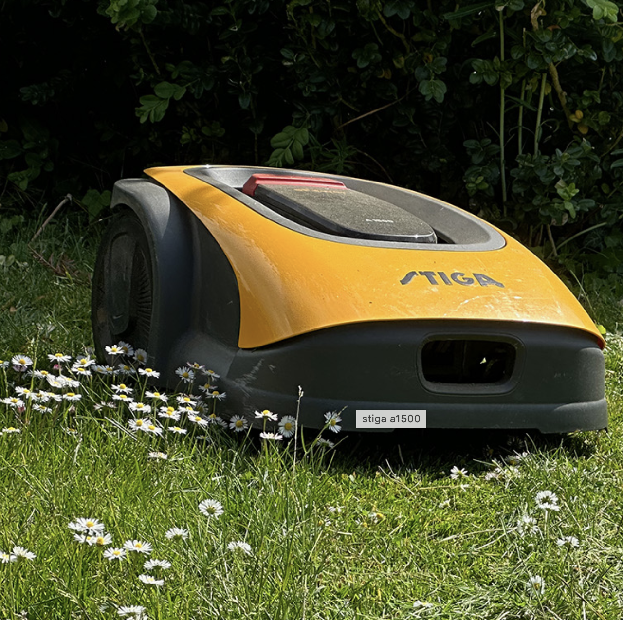 Køb din Stiga Robot Plæneklipper hos Karl Mertz