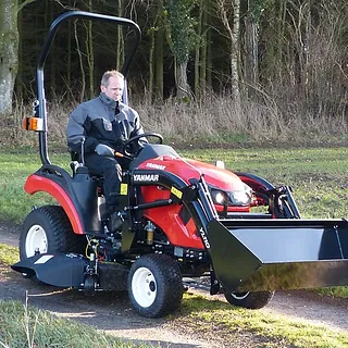 Køb din Yanmar kompakt traktor hos Karl Mertz