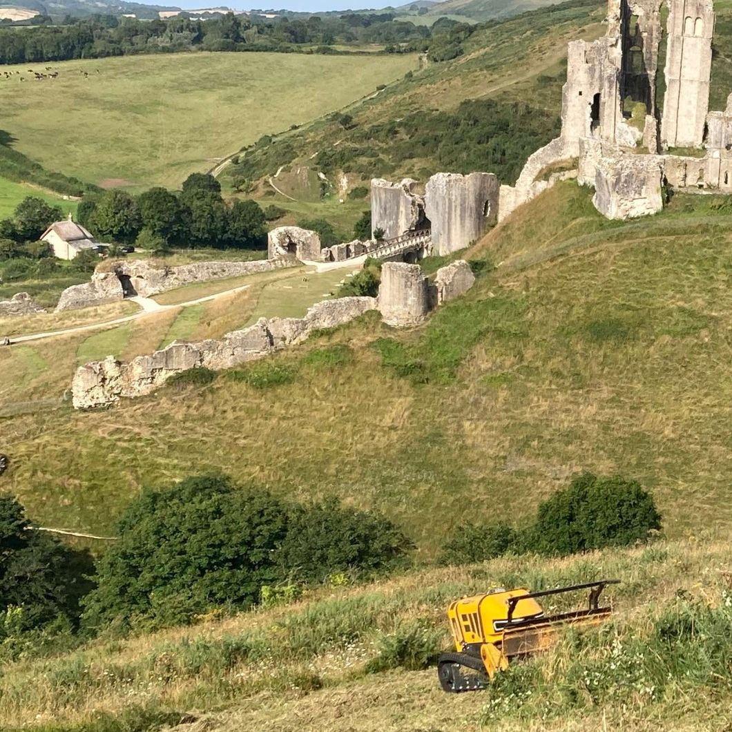 Køb din McConnell RoboCut Skræntklipper hos Karl Mertz