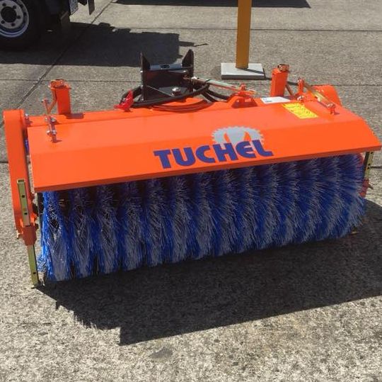 Køb din Tuchel Fejekost eller Sneplov hos Karl Mertz